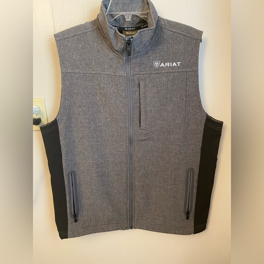 Mens Ariat Vest Size Large